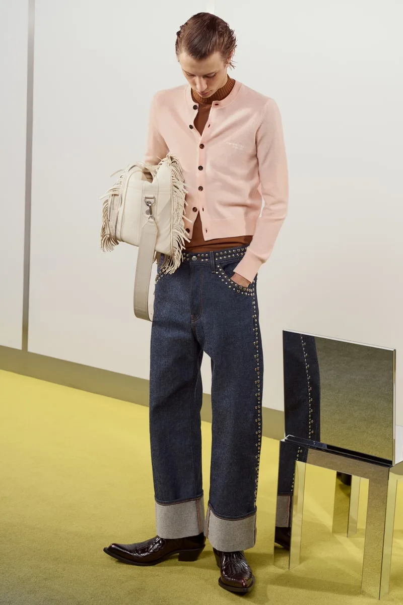 acne-studios-la-revolution-des-codes-vestimentaires/carousel-15.jpg