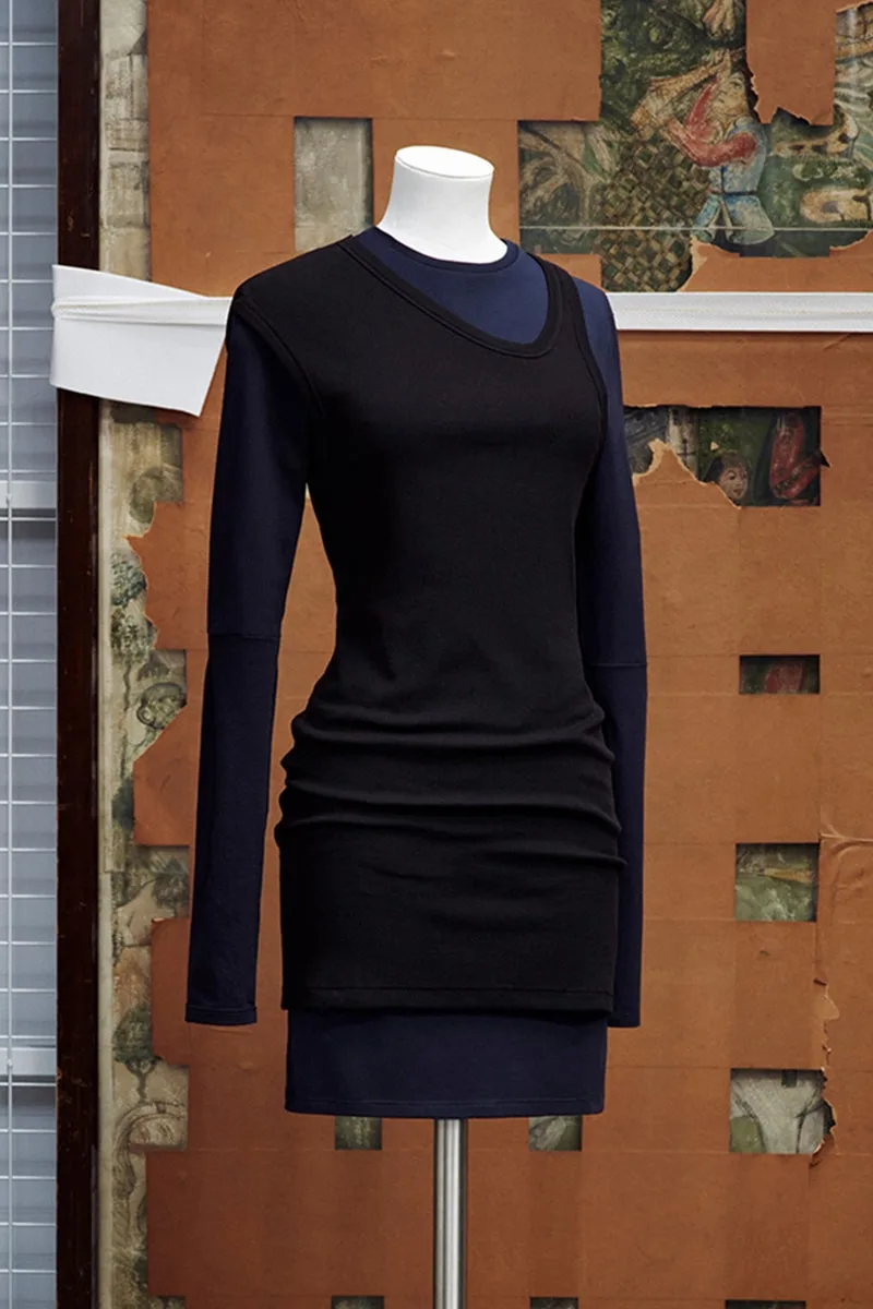 acne-studios-x-chalayan-une-capsule-nostalgique-et-audacieuse/carousel-8.jpg