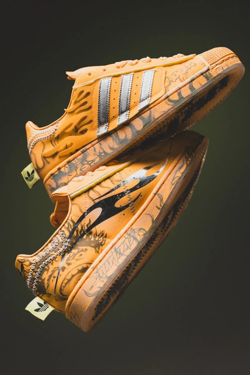 adidas-et-hellstar-revisitent-la-superstar-ii-en-orange-brumeux/carousel-3.jpg