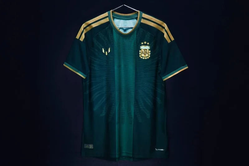 adidas-la-tunique-dadieu-de-messi-en-sol-de-mayo/carousel-14.jpg