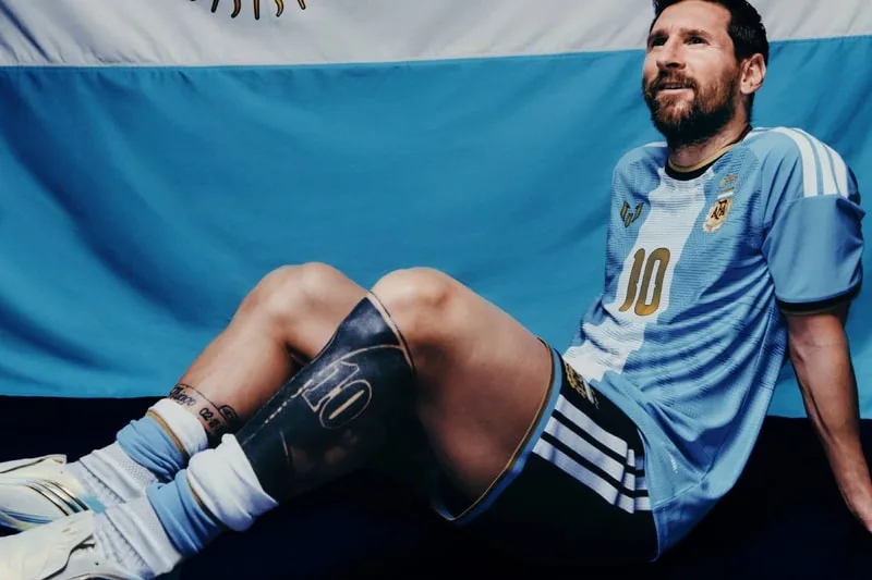 adidas-la-tunique-dadieu-de-messi-en-sol-de-mayo/carousel-7.jpg