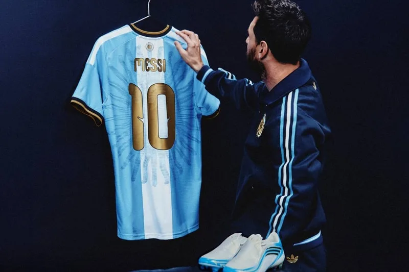 adidas-la-tunique-dadieu-de-messi-en-sol-de-mayo/carousel-8.jpg
