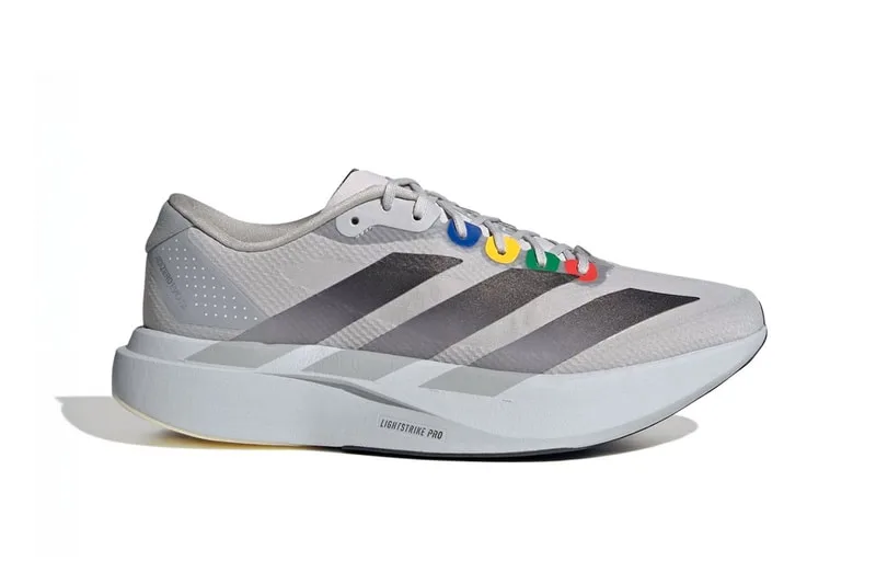 adidas-x-carnival-une-sneaker-inspiree-du-retro-gaming/carousel-1.jpg