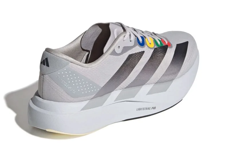 adidas-x-carnival-une-sneaker-inspiree-du-retro-gaming/carousel-4.jpg