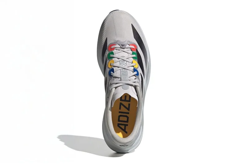 adidas-x-carnival-une-sneaker-inspiree-du-retro-gaming/carousel-5.jpg