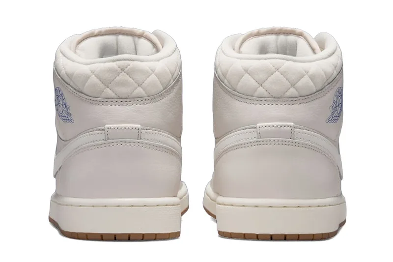 air-jordan-1-mid-hommage-subtil-au-foot-bresilien/carousel-5.jpg