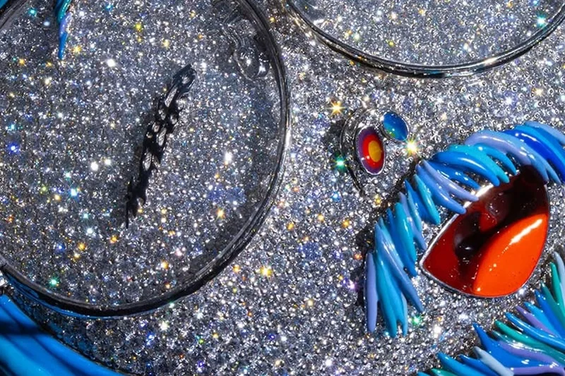 alex-moss-un-bijou-unique-pour-takashi-murakami/carousel-2.jpg