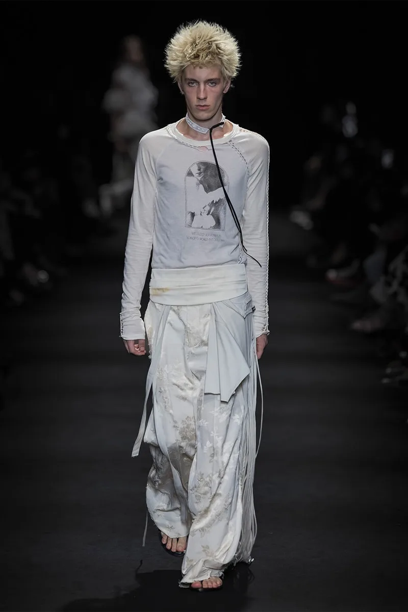 ann-demeulemeester-entre-ciel-et-dunes-pour-la-ss27/carousel-5.jpg