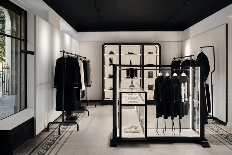 ann-demeulemeester-nouveau-flagship-a-paris/carousel-2.jpg