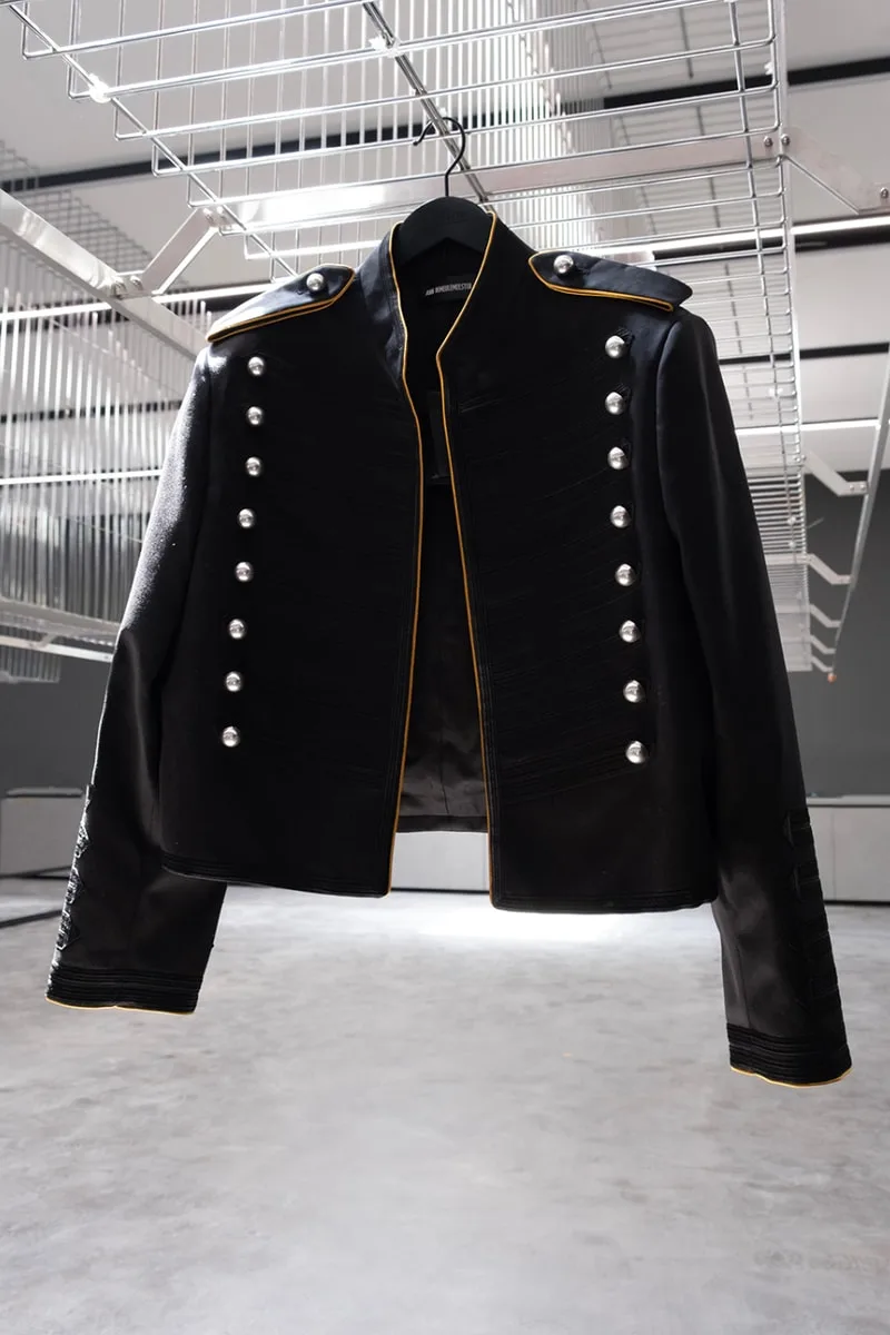 ann-demeulemeester-une-capsule-ss26-exclusive-et-vinyle-rare/carousel-5.jpg