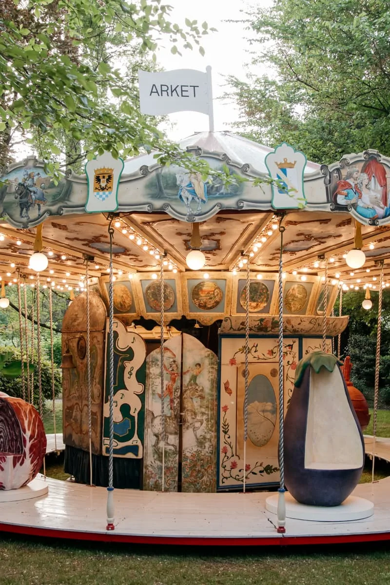 arket-un-carrousel-reinvente-a-milan/carousel-1.jpg