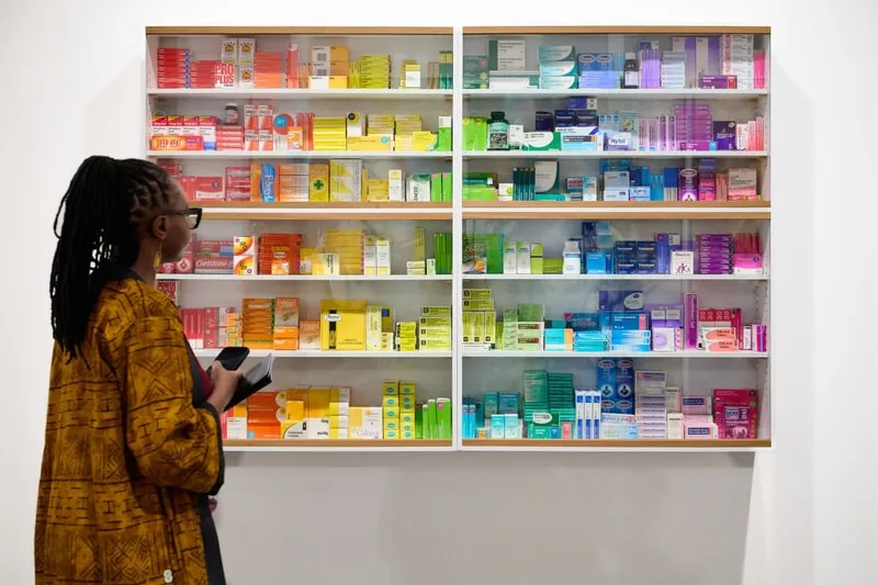 art-basel-2026-lart-de-la-decouverte-en-personne/carousel-5.jpg