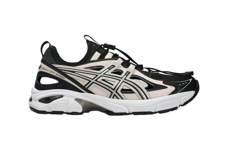 Chaussure de sport moderne noir et blanc avec lacets.