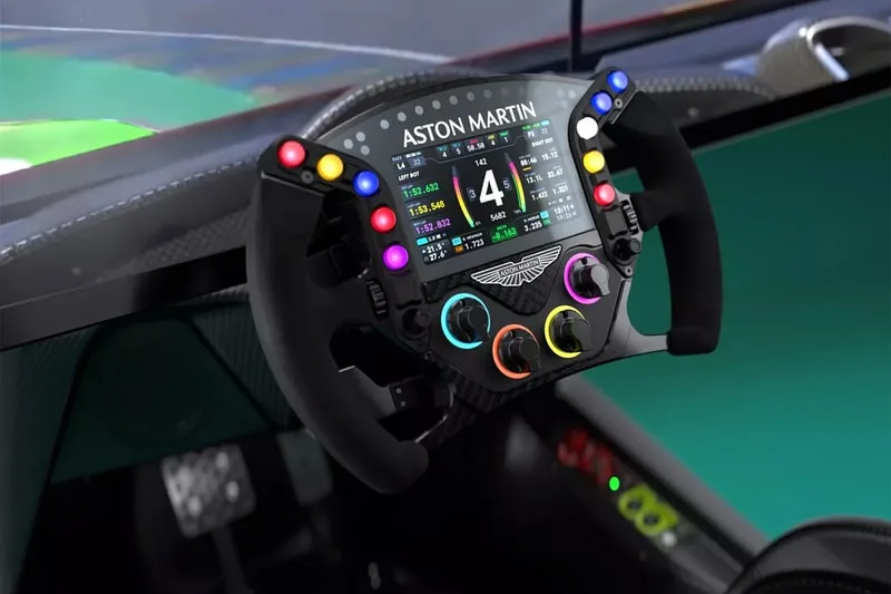 aston-martin-un-simulateur-de-course-a-80-000-euro/carousel-5.jpg