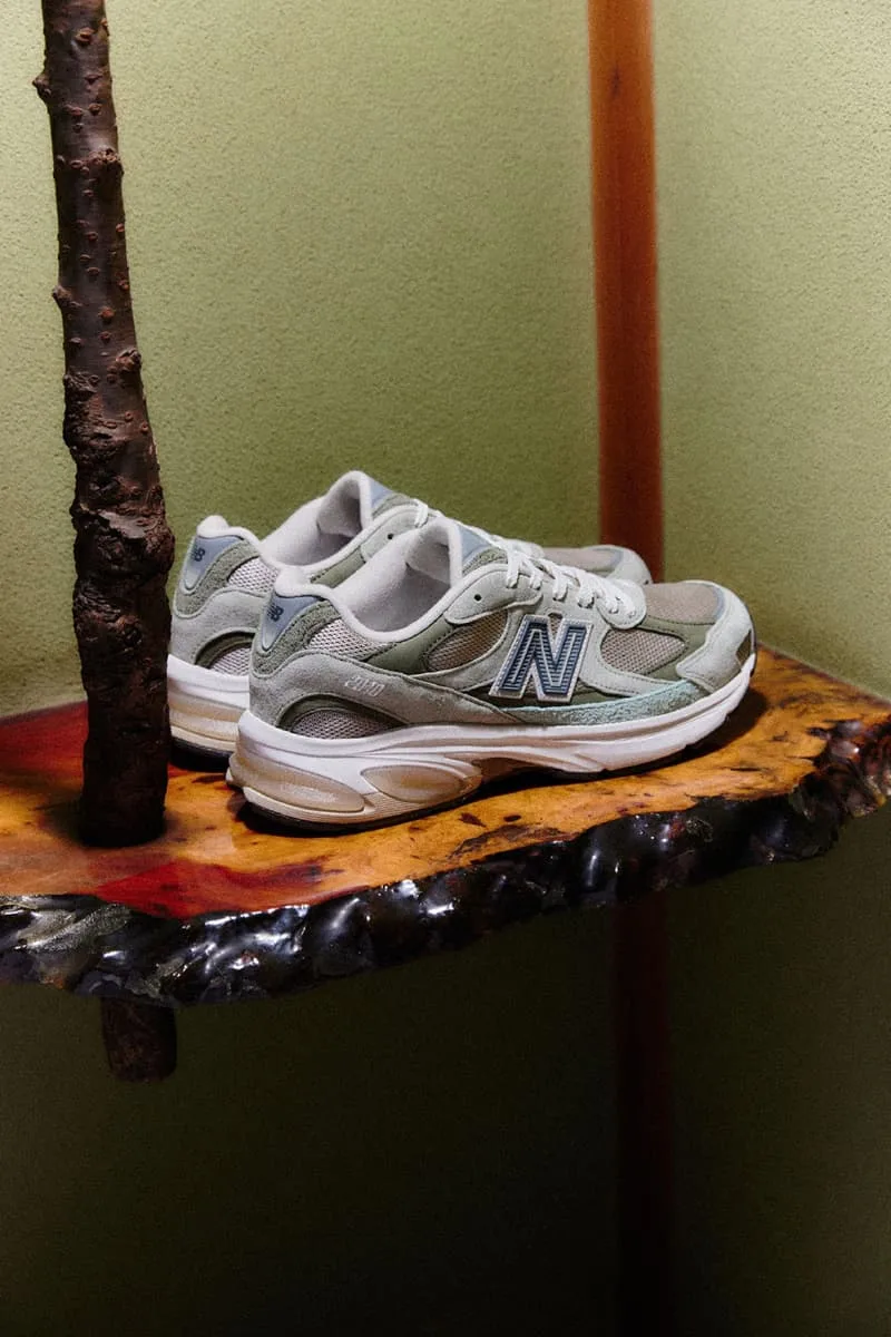 atmos-et-new-balance-reinventent-le-wasabi-en-sneakers/carousel-3.jpg