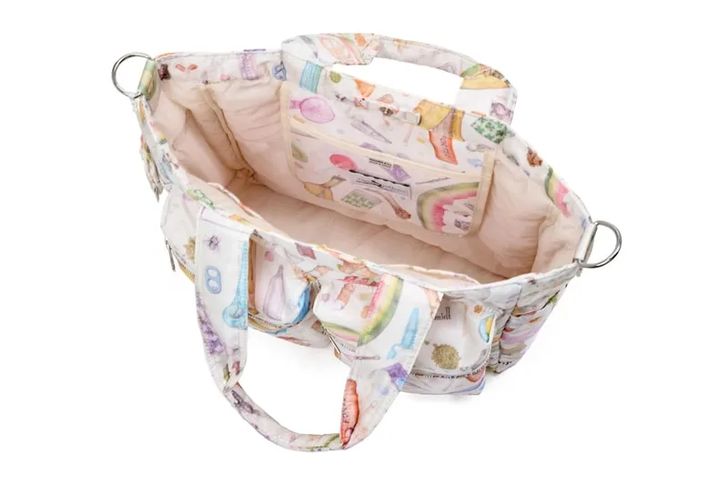 Sac fourre-tout ouvert avec motifs colorés, intérieur rembourré.