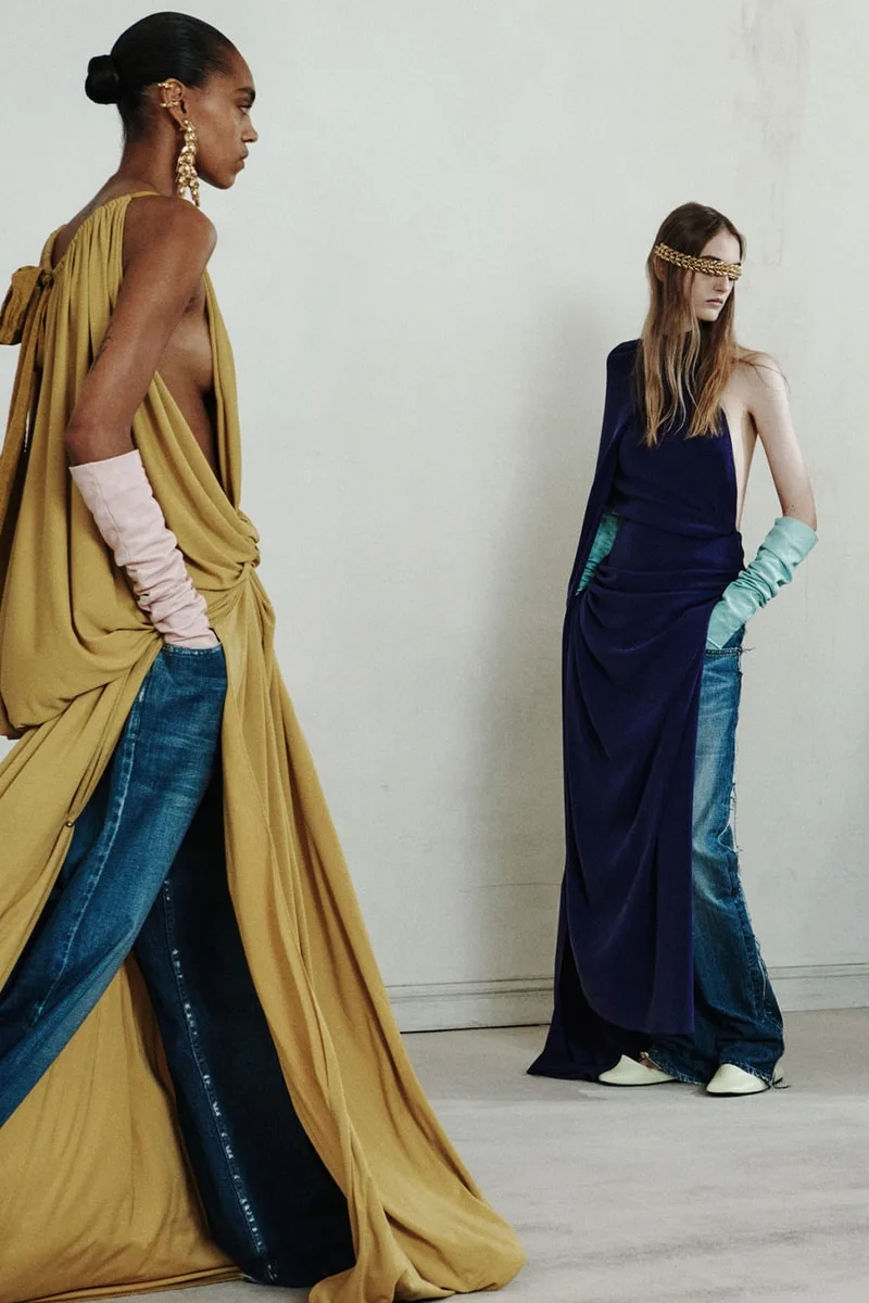 balenciaga-printemps-2027-lere-du-vetement-unsized/carousel-1.jpg