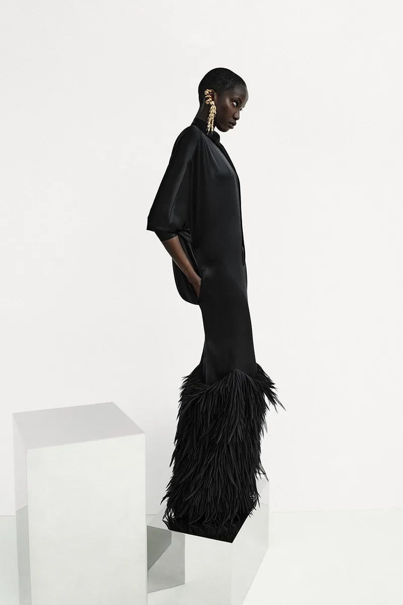 balenciaga-printemps-2027-lere-du-vetement-unsized/carousel-12.jpg