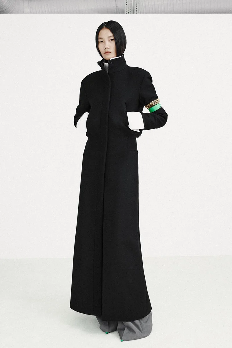 balenciaga-printemps-2027-lere-du-vetement-unsized/carousel-6.jpg