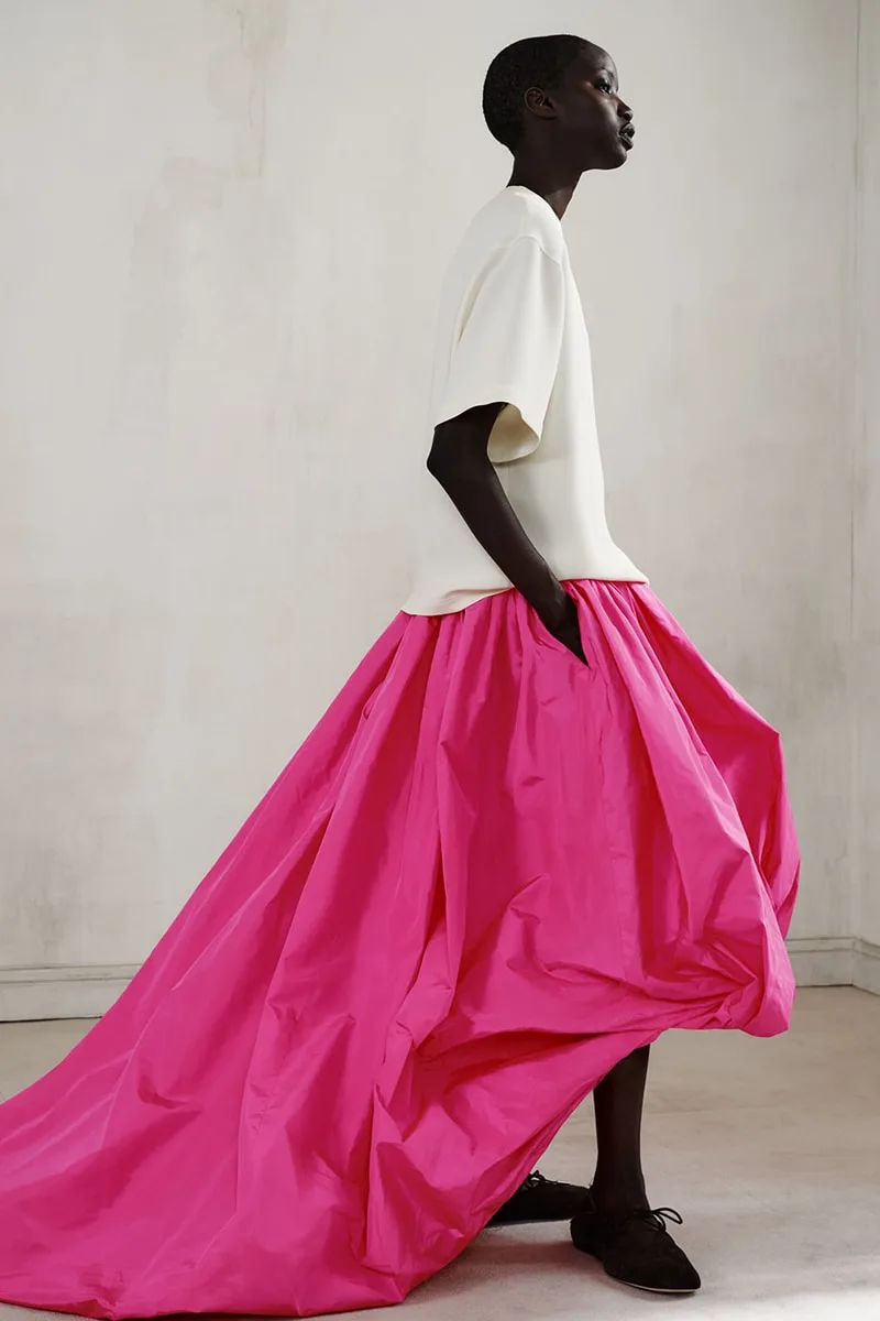 balenciaga-printemps-2027-lere-du-vetement-unsized/carousel-9.jpg