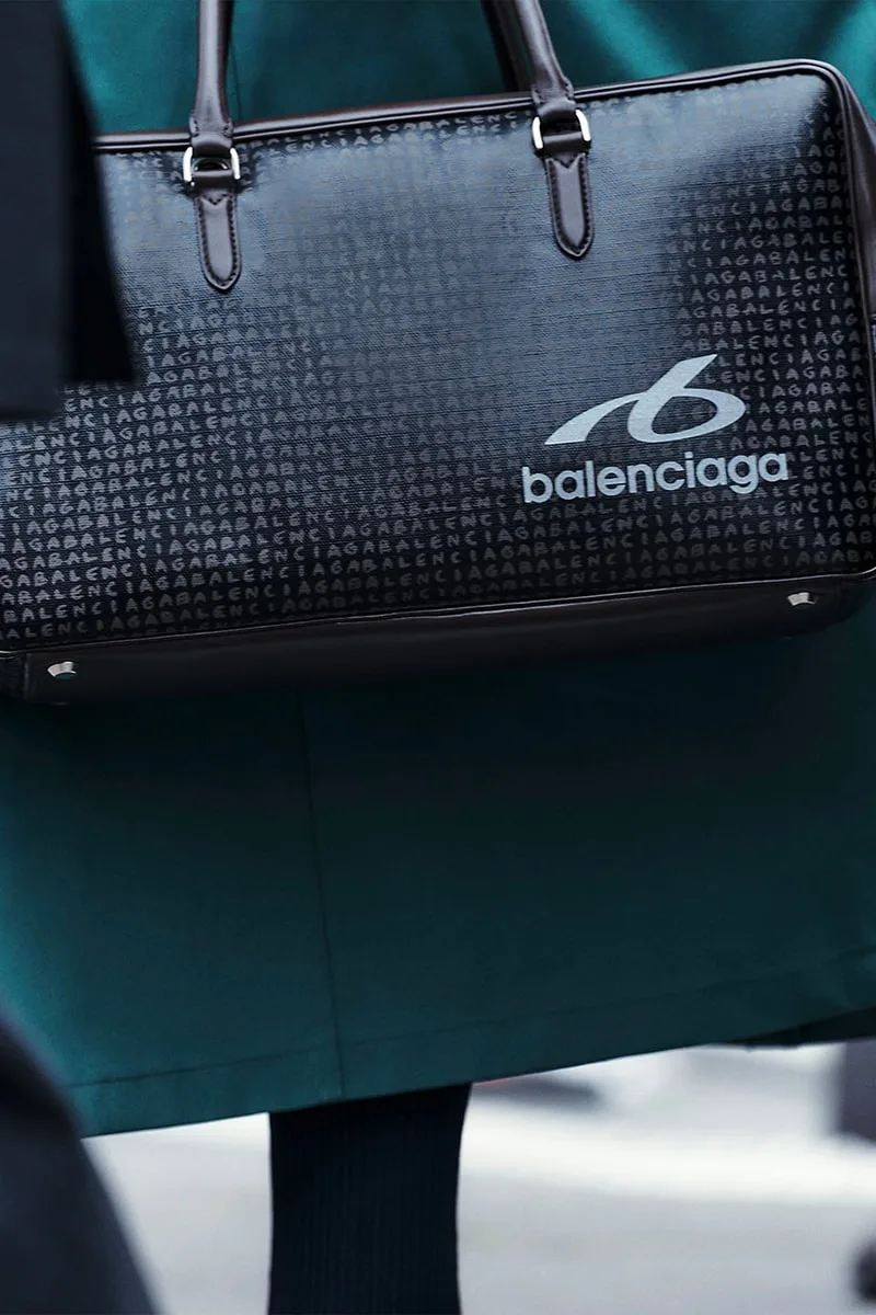 balenciaga-techwear-lalliance-sport-et-luxe/carousel-10.jpg