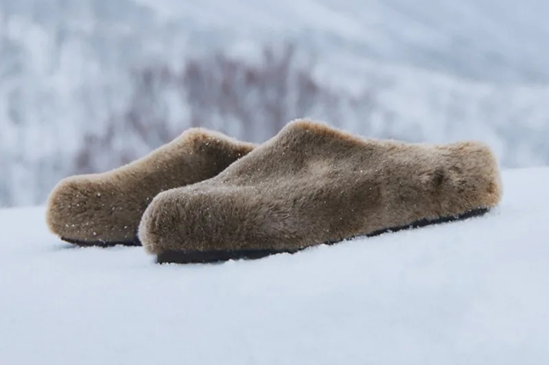 birkenstock-des-modeles-hivernaux-en-shearling/carousel-1.jpg