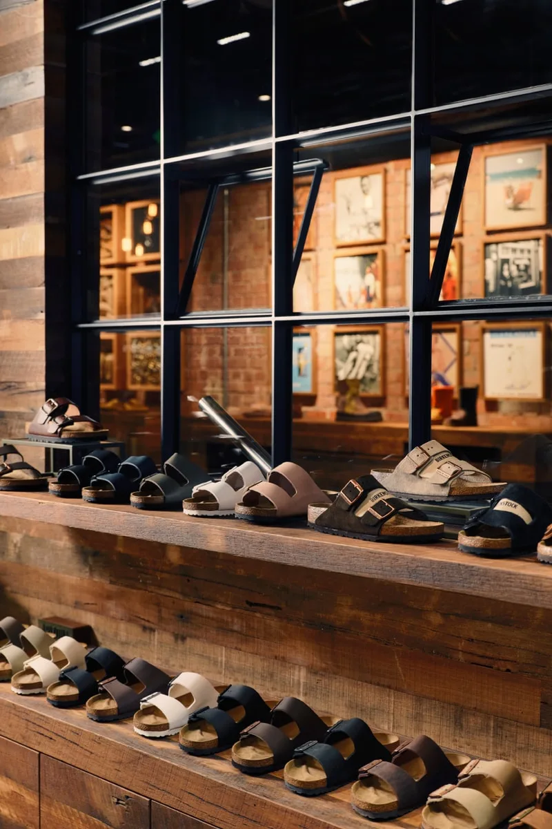 birkenstock-melbourne-un-flagship-unique-et-engage/carousel-9.jpg