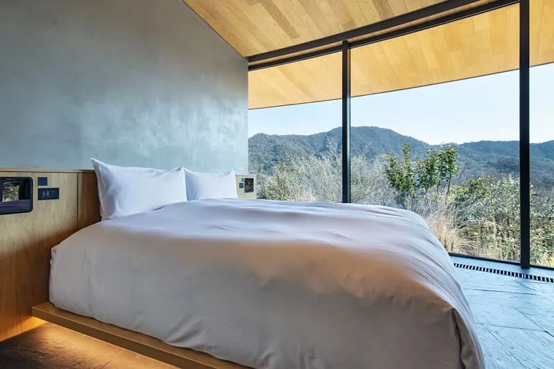 Bjarke Ingels apporte un futurisme audacieux au Japon avec NOT A HOTEL Setouchi
