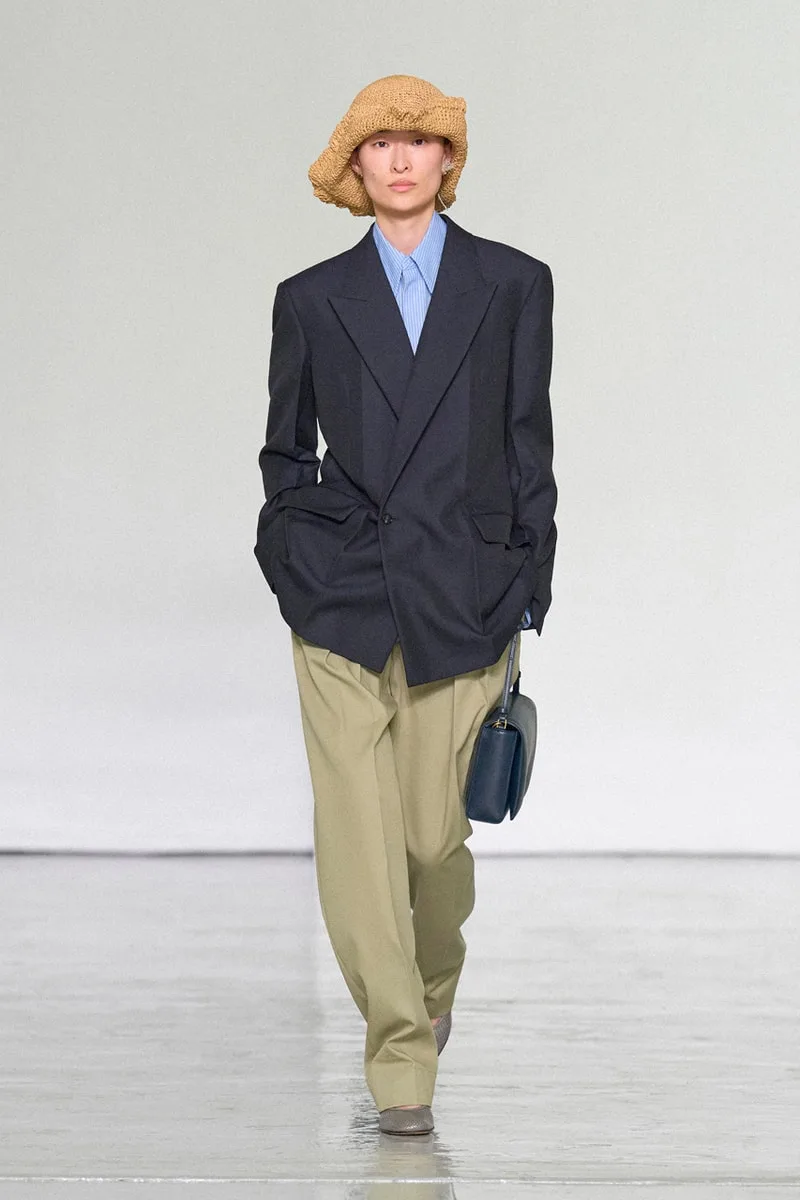 bottega-veneta-ss27-la-legerete-pour-lete/carousel-10.jpg