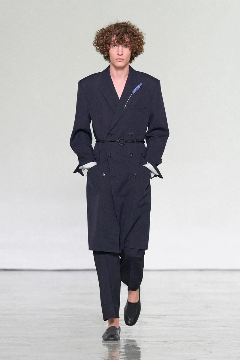 bottega-veneta-ss27-la-legerete-pour-lete/carousel-11.jpg