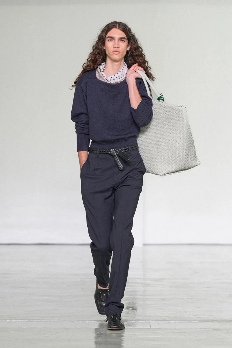 bottega-veneta-ss27-la-legerete-pour-lete/carousel-13.jpg