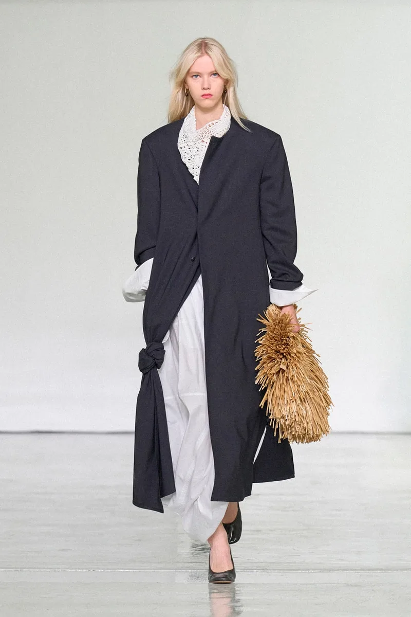 bottega-veneta-ss27-la-legerete-pour-lete/carousel-7.jpg
