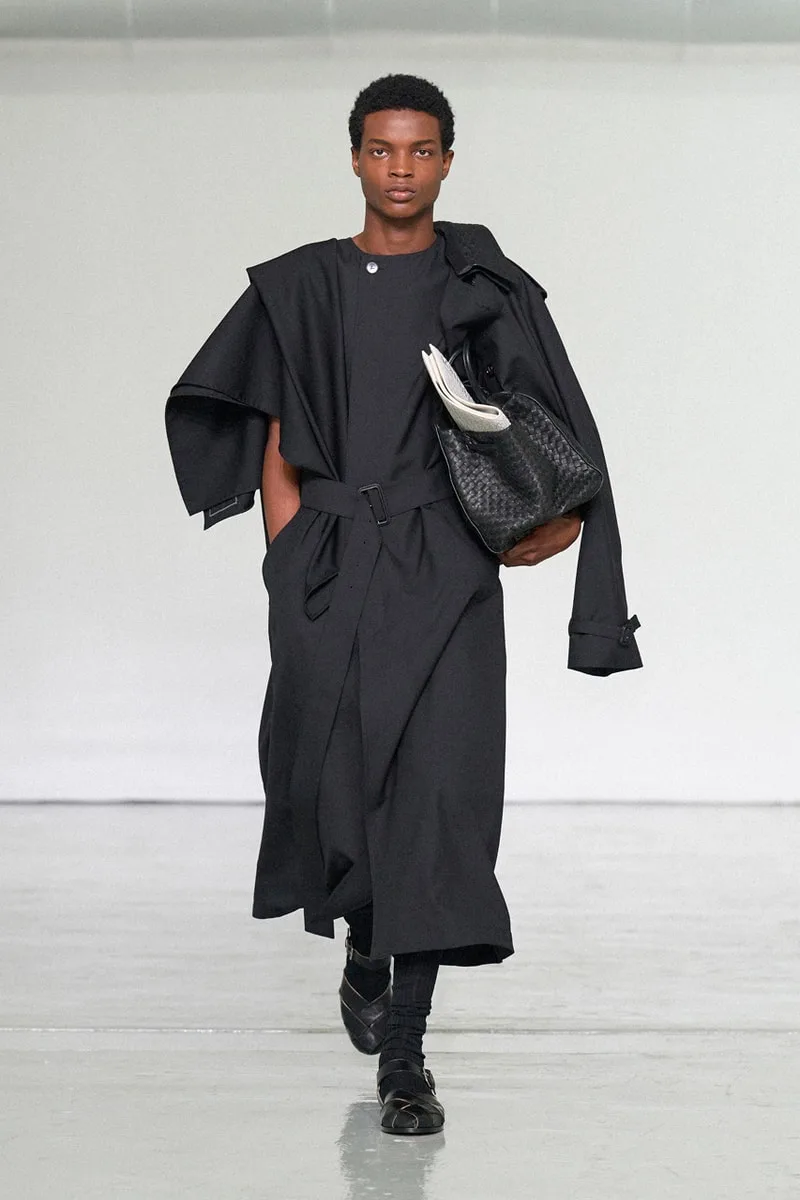 bottega-veneta-ss27-la-legerete-pour-lete/carousel-8.jpg