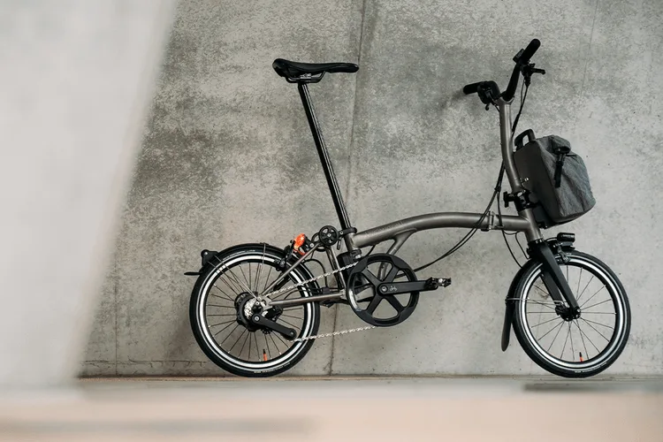 brompton-devoile-en-exclusivite-sa-p-line-urban-explorer-pour-lasie/carousel-7.png