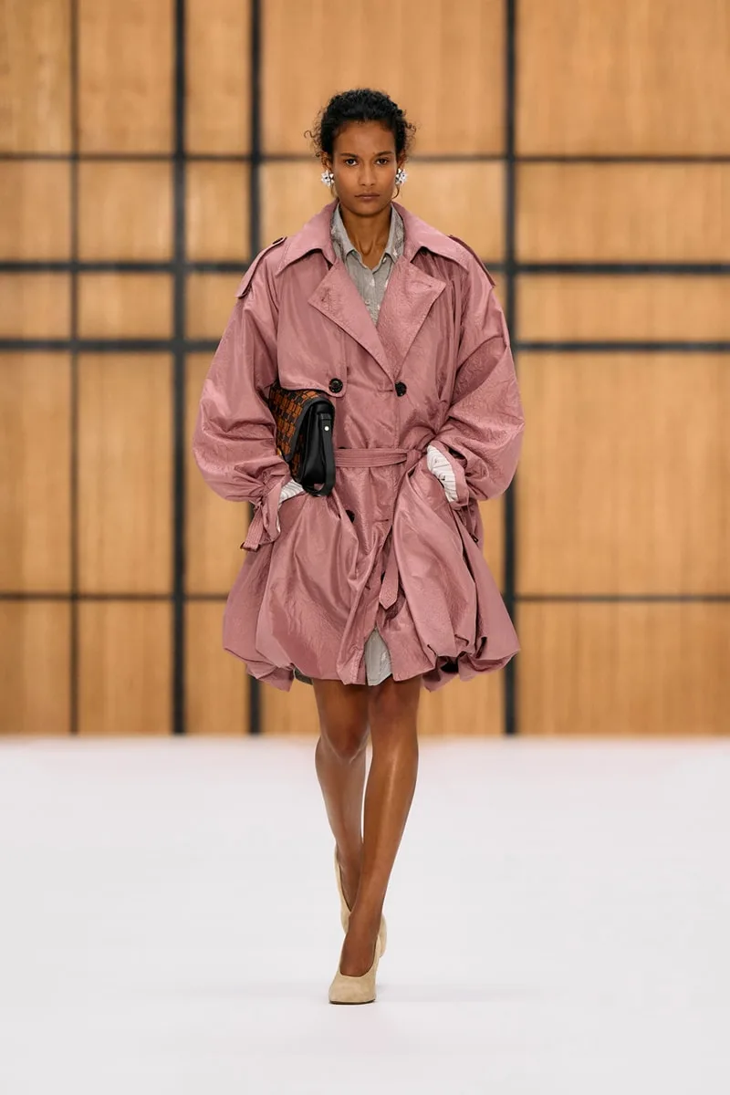 burberry-ss27-central-cee-surprend-la-mode/carousel-1.jpg