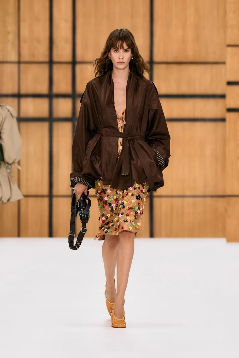 burberry-ss27-central-cee-surprend-la-mode/carousel-10.jpg