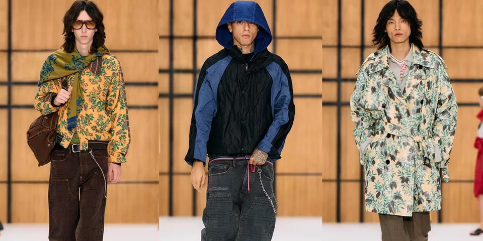 Défilé de mode avec trois mannequins en tenues variées et élégantes.
