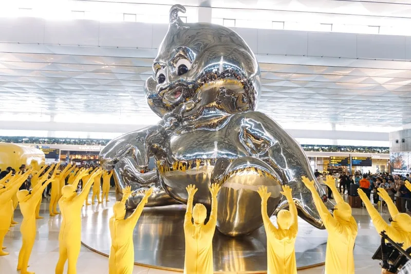 butter-baby-une-installation-artistique-monumentale-a-jakarta/carousel-1.jpg