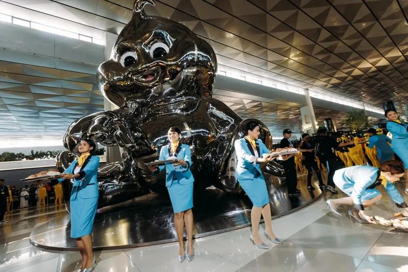 butter-baby-une-installation-artistique-monumentale-a-jakarta/carousel-11.jpg