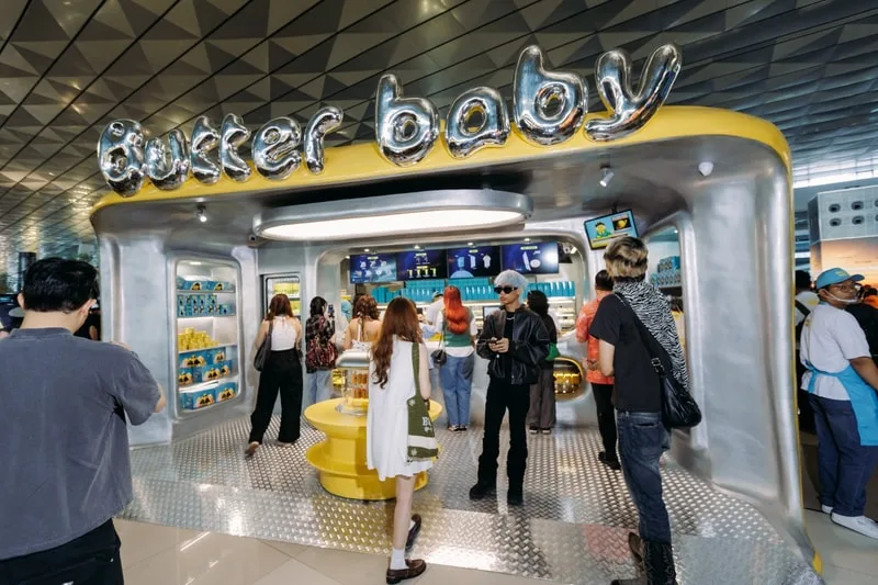 butter-baby-une-installation-artistique-monumentale-a-jakarta/carousel-8.jpg