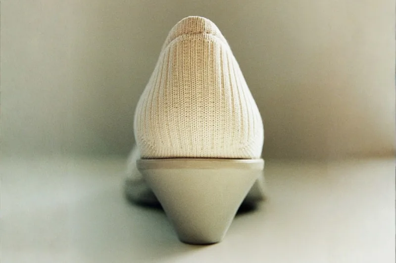 camper-x-issey-miyake-le-renouveau-de-la-botte-chaussette/carousel-10.jpg
