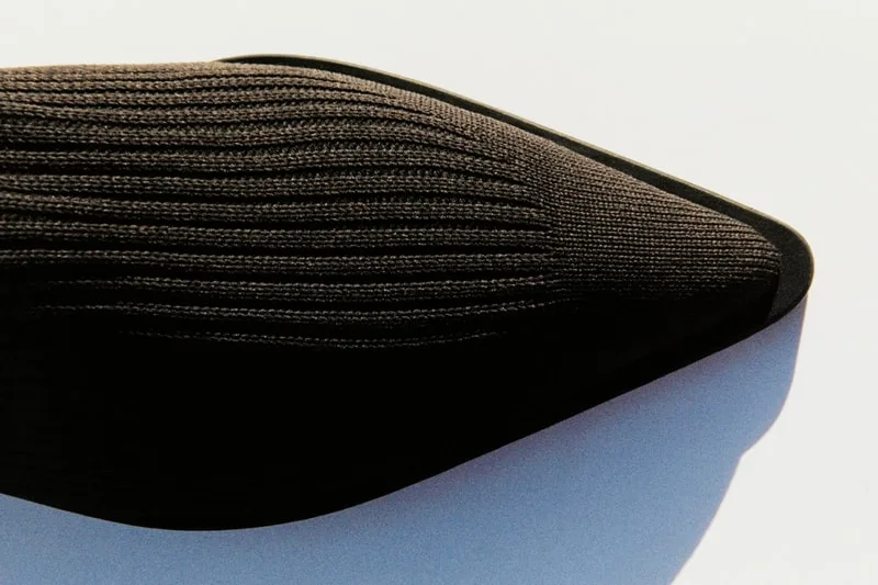 camper-x-issey-miyake-le-renouveau-de-la-botte-chaussette/carousel-6.jpg