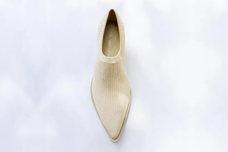 camper-x-issey-miyake-le-renouveau-de-la-botte-chaussette/carousel-9.jpg