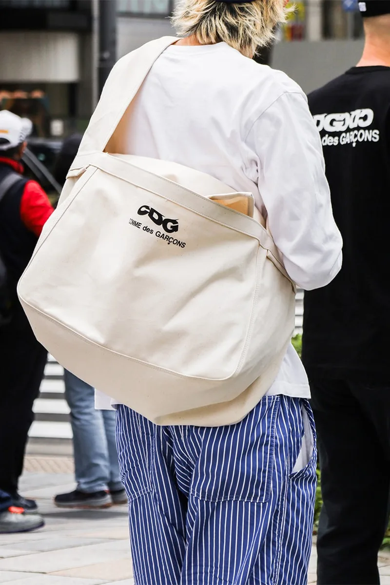 cdg-le-retour-du-sac-postier-icone-des-annees-2000/carousel-2.jpg