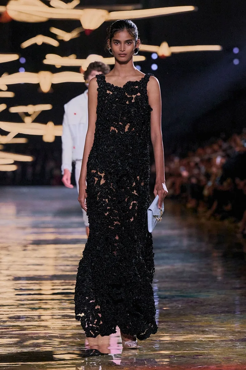 chanel-ss27-un-vent-de-liberte-par-matthieu-blazy/carousel-10.jpg