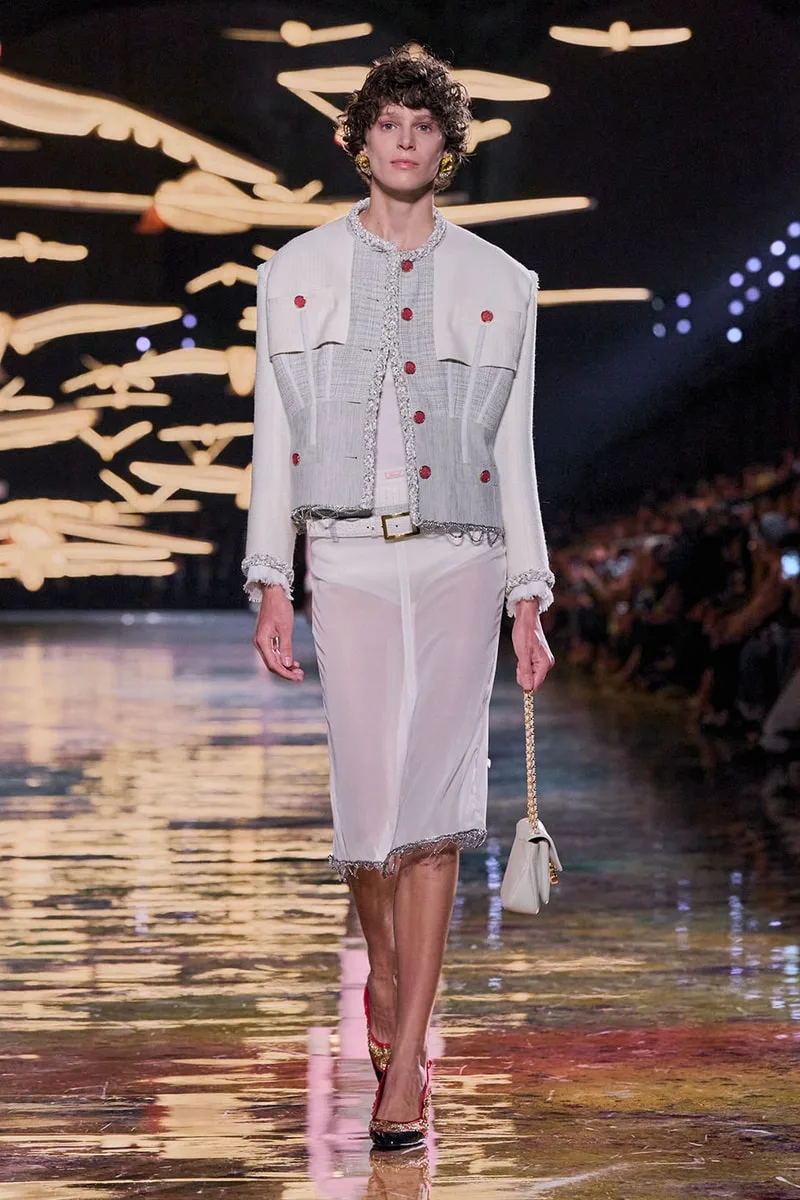 chanel-ss27-un-vent-de-liberte-par-matthieu-blazy/carousel-11.jpg