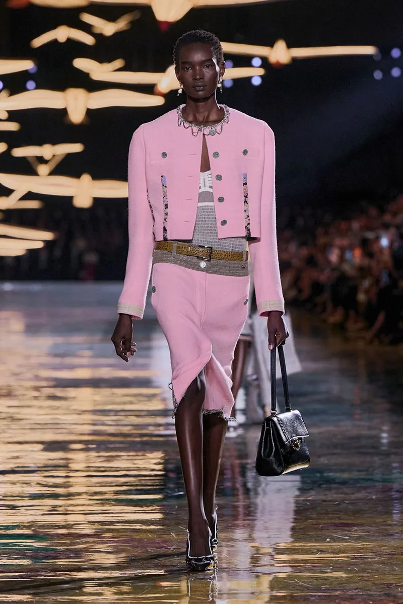 chanel-ss27-un-vent-de-liberte-par-matthieu-blazy/carousel-12.jpg
