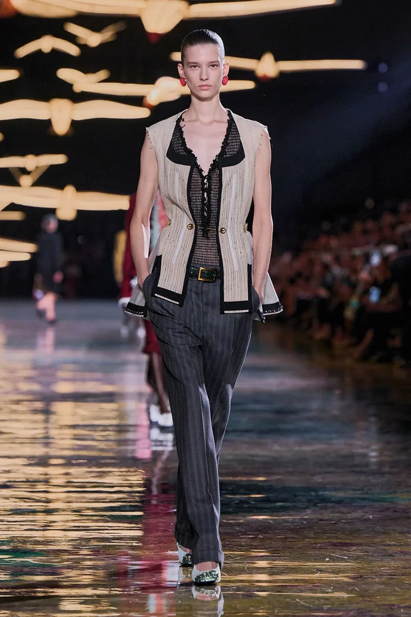 chanel-ss27-un-vent-de-liberte-par-matthieu-blazy/carousel-8.jpg