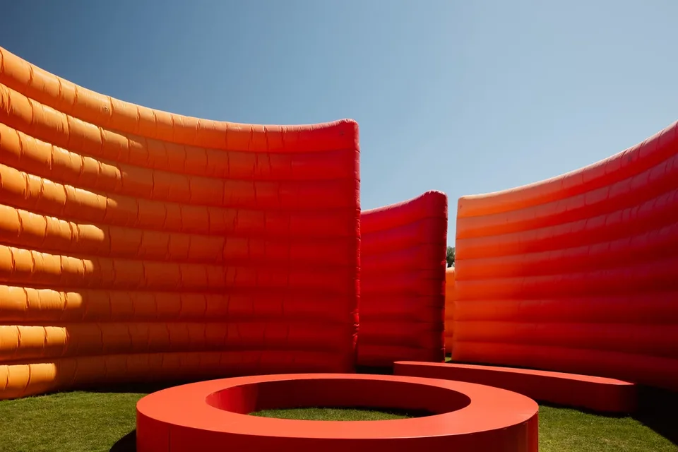 coachella-2026-un-oasis-artistique-au-coeur-du-desert/carousel-4.jpg