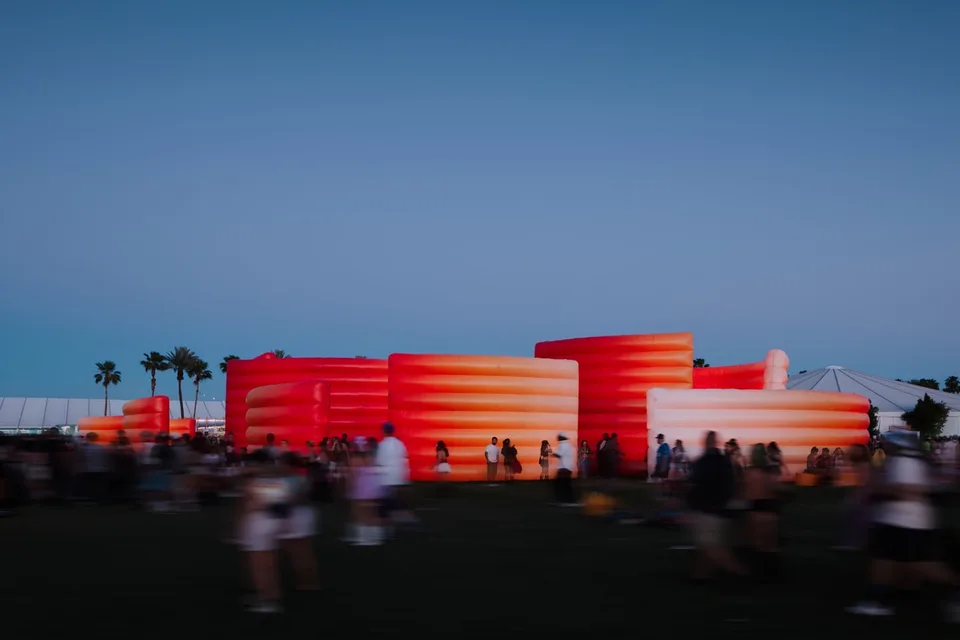 coachella-2026-un-oasis-artistique-au-coeur-du-desert/carousel-6.jpg
